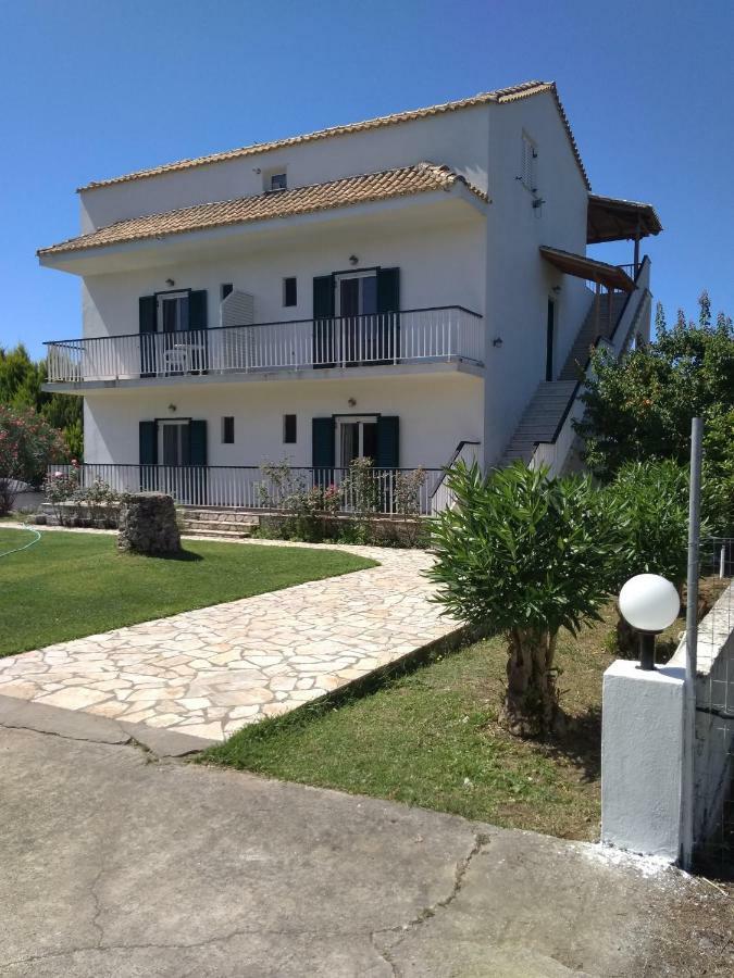 Sam΄S Rooms Agios Georgios  Bagian luar foto